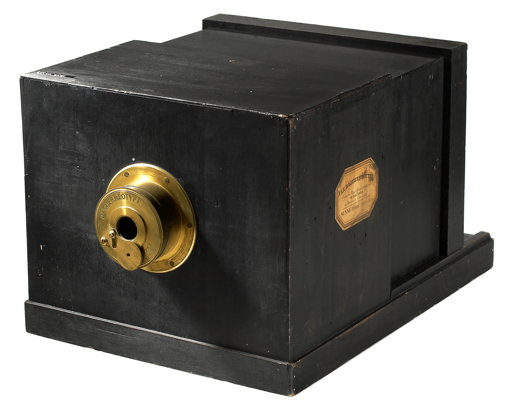 A Susse Frères daguerreotype camera (1839) — early photographic instrument, precision wood-and-brass technical architecture.